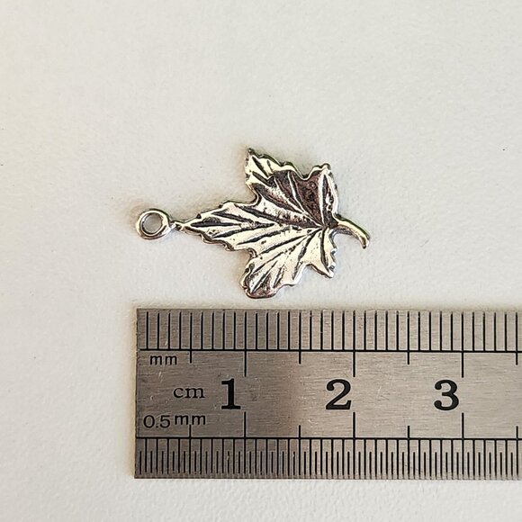 925 Sterling Silver Maple Leaf Charm - Picture 3 of 3